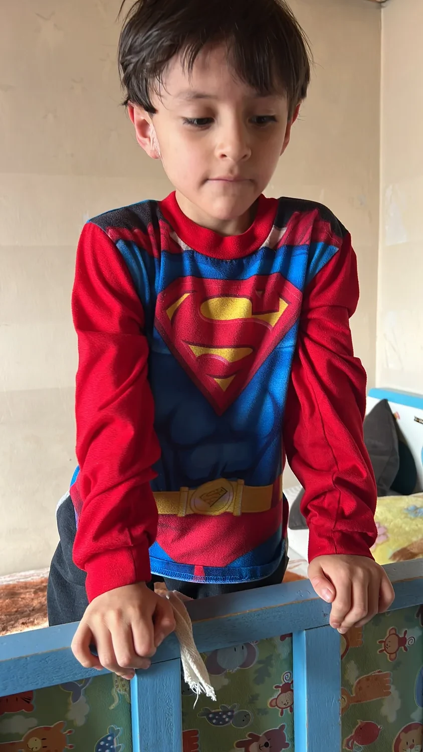 Francisco vestido de Superman